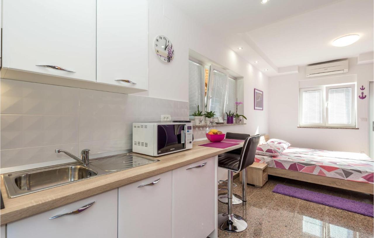 Nice Apartment In Rukavac With Kitchen Esterno foto
