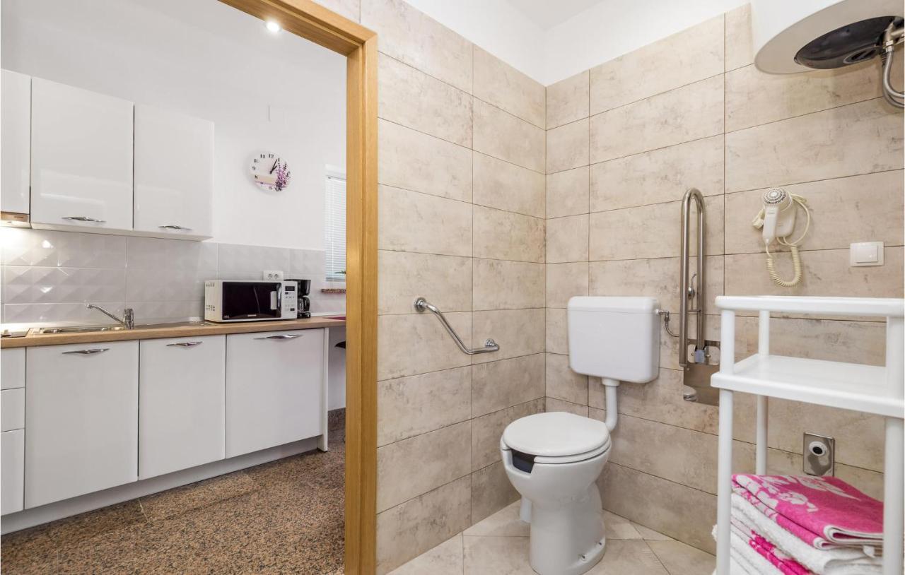 Nice Apartment In Rukavac With Kitchen Esterno foto